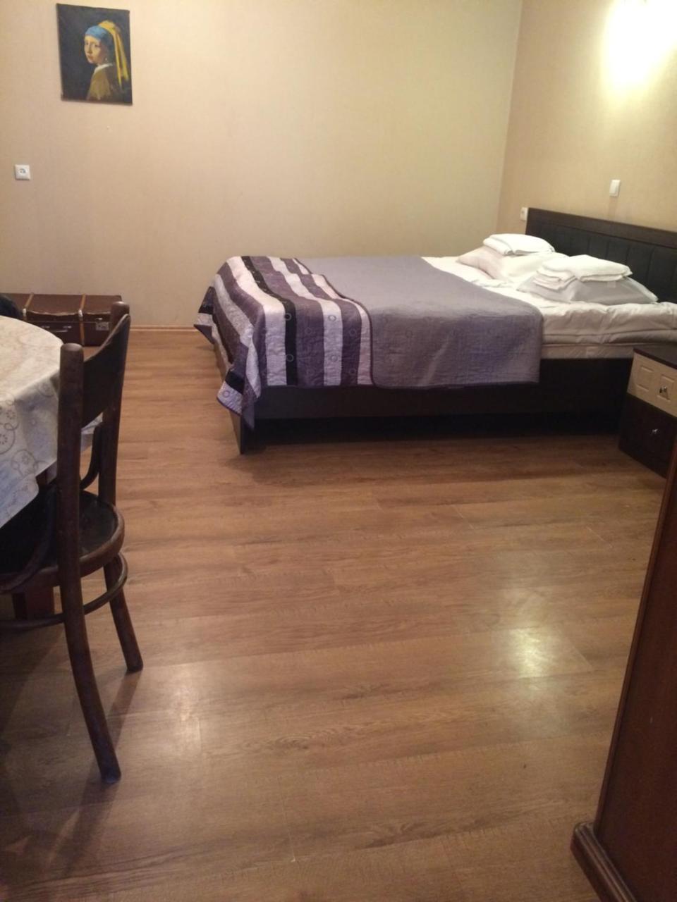 Appartamento Cozy, Warm & Cheap Tbilisi Esterno foto