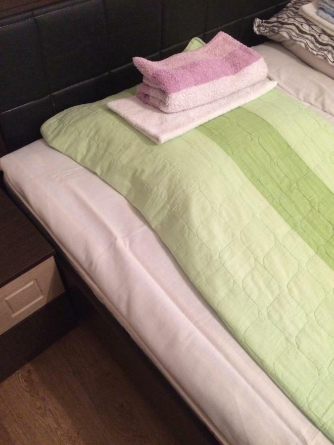Appartamento Cozy, Warm & Cheap Tbilisi Esterno foto